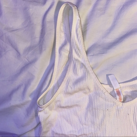 Colsie White Crop Tank - Picture 3 of 5